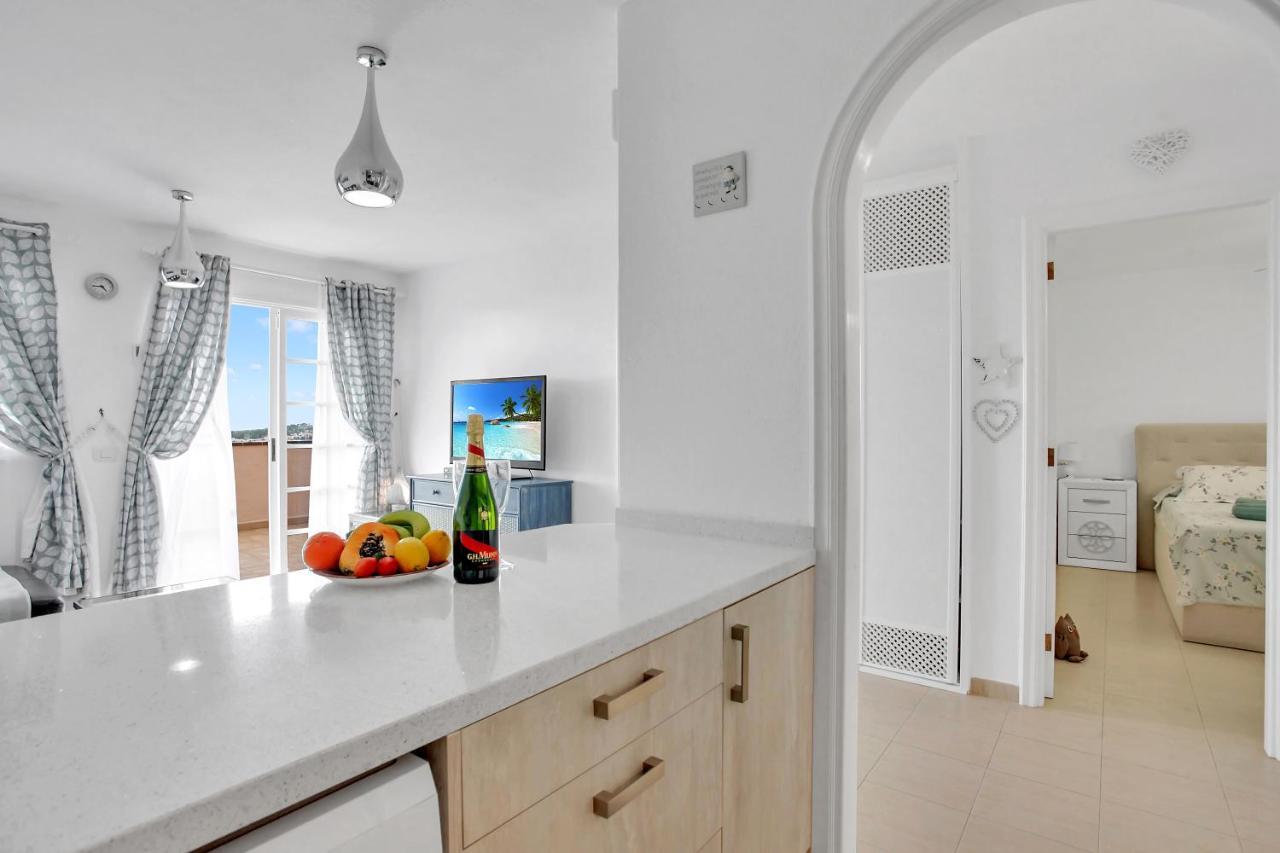Top Floor, Sea View, Huge Terrace, Heated Pool, Garage Los Cristianos  Exterior photo
